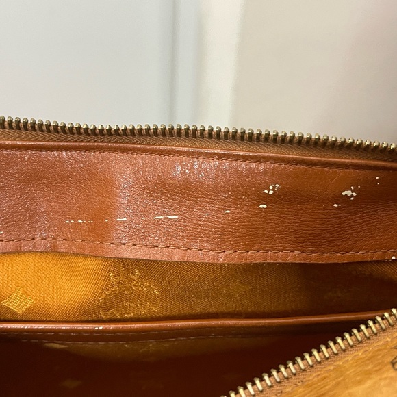 Authentic MCM Boston 26cm - Picture 16 of 16